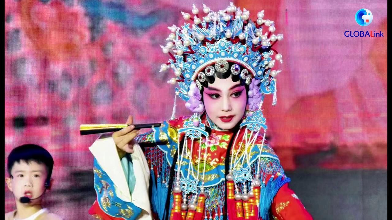 GLOBALink Inspired by China Epi 2. Young girl with mixed heritage finds passion in Peking opera-Xinh[00-00-31][20240531-152954607].jpg